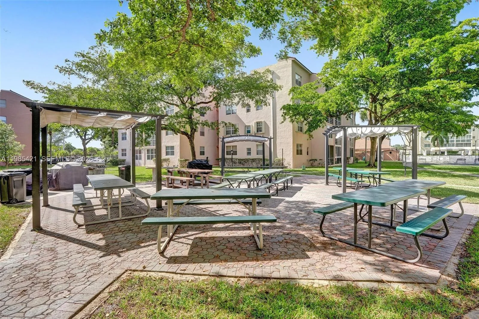 2811 Somerset Dr 405, Lauderdale Lakes, Florida 33, Lauderdale Lakes, Florida 33311, 1 Bedroom Bedrooms, ,1 BathroomBathrooms,Residential,For Sale,2811 Somerset Dr 405, Lauderdale Lakes, Florida 33,A11985421