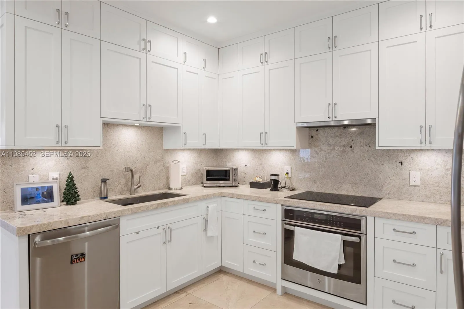 8600 Sw 139th Ter, Palmetto Bay, Florida 33158, Palmetto Bay, Florida 33158, 4 Bedrooms Bedrooms, ,4 BathroomsBathrooms,Residential Lease,For Rent,8600 Sw 139th Ter, Palmetto Bay, Florida 33158,A11985453