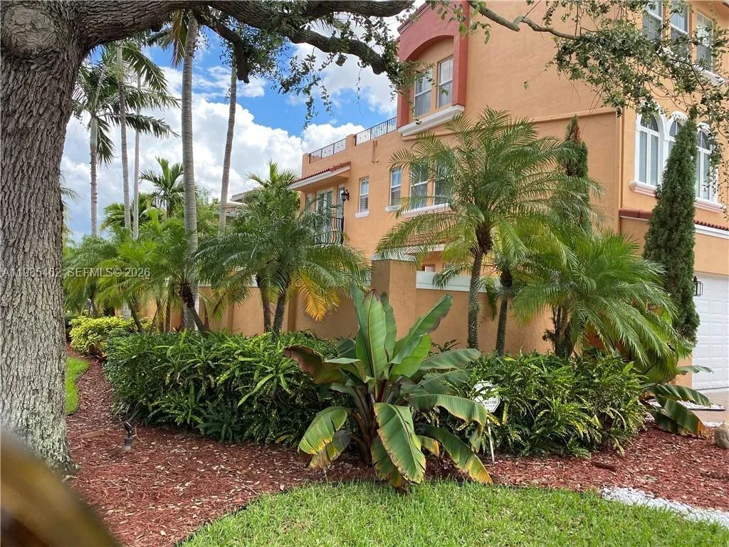 2636 Ne 15th St 2636, Fort Lauderdale, Florida 333, Fort Lauderdale, Florida 33304, 3 Bedrooms Bedrooms, ,3 BathroomsBathrooms,Residential Lease,For Rent,2636 Ne 15th St 2636, Fort Lauderdale, Florida 333,A11985462