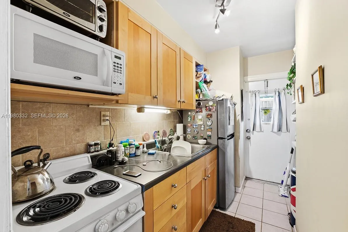 412 Ne 14th Ave, Fort Lauderdale, Florida 33301, Fort Lauderdale, Florida 33301, ,Residential Income,For Sale,412 Ne 14th Ave, Fort Lauderdale, Florida 33301,A11980332