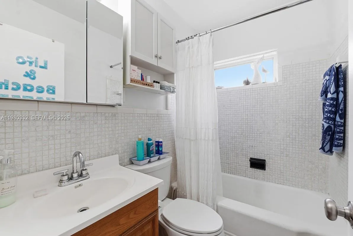 412 Ne 14th Ave, Fort Lauderdale, Florida 33301, Fort Lauderdale, Florida 33301, ,Residential Income,For Sale,412 Ne 14th Ave, Fort Lauderdale, Florida 33301,A11980332