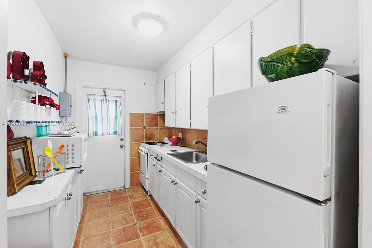 412 Ne 14th Ave, Fort Lauderdale, Florida 33301, Fort Lauderdale, Florida 33301, ,Residential Income,For Sale,412 Ne 14th Ave, Fort Lauderdale, Florida 33301,A11980332