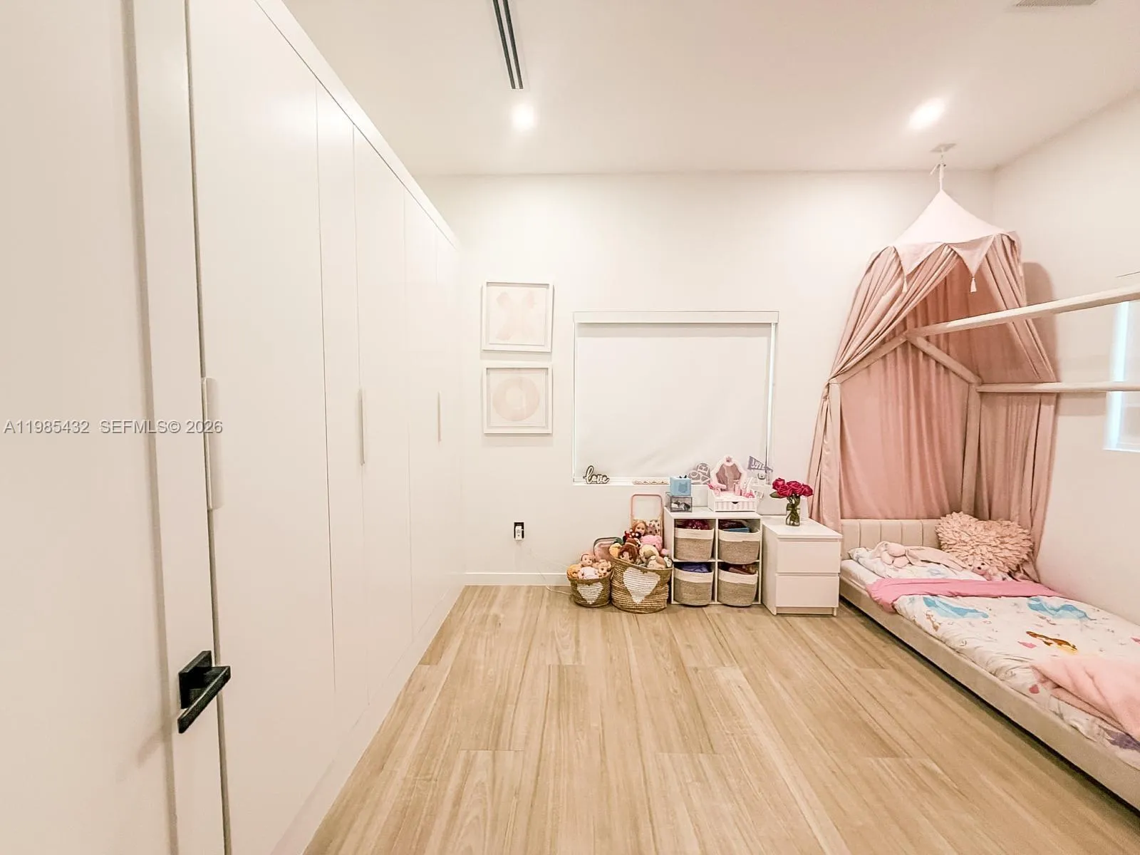 6200 Sw 57th Dr, South Miami, Florida 33143, South Miami, Florida 33143, 4 Bedrooms Bedrooms, ,3 BathroomsBathrooms,Residential,For Sale,6200 Sw 57th Dr, South Miami, Florida 33143,A11985432