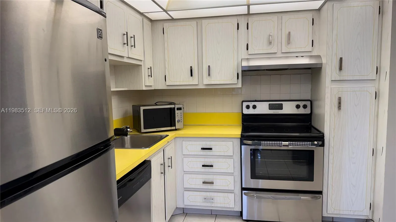 1200 Saint Charles Pl 420, Pembroke Pines, Florida, Pembroke Pines, Florida 33026, 1 Bedroom Bedrooms, ,1 BathroomBathrooms,Residential Lease,For Rent,1200 Saint Charles Pl 420, Pembroke Pines, Florida,A11983512