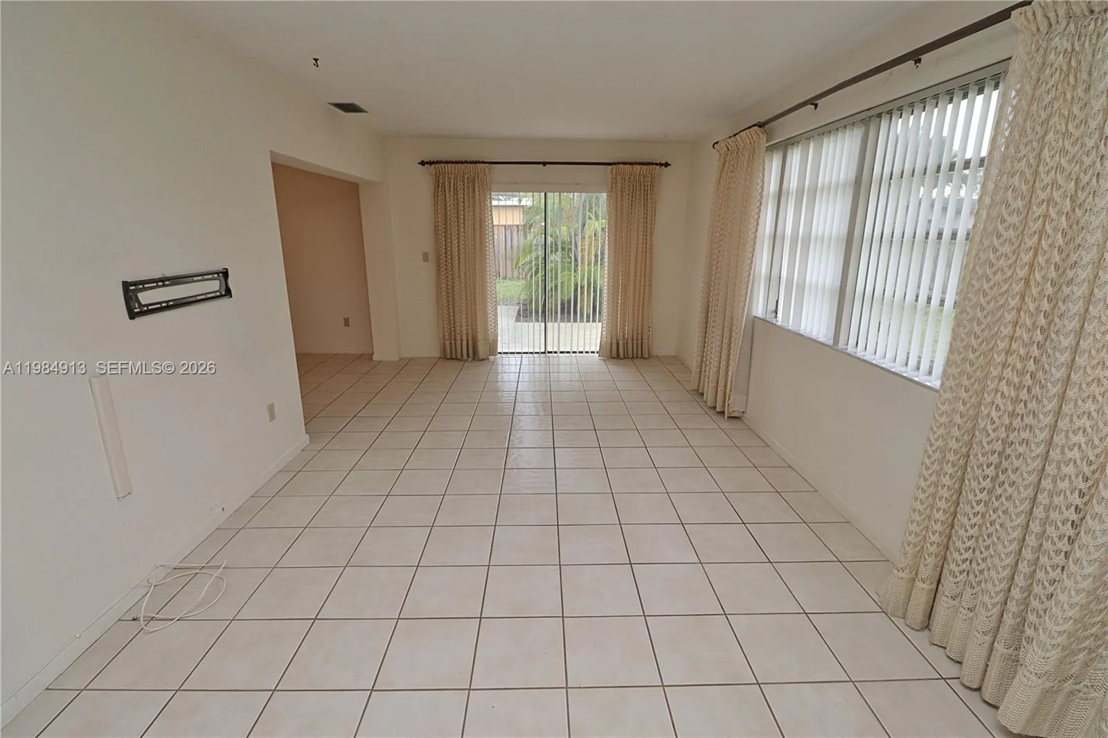 11820 Sheridan St, Pembroke Pines, Florida 33026, Pembroke Pines, Florida 33026, 3 Bedrooms Bedrooms, 7 Rooms Rooms,2 BathroomsBathrooms,Residential,For Sale,11820 Sheridan St, Pembroke Pines, Florida 33026,A11984913