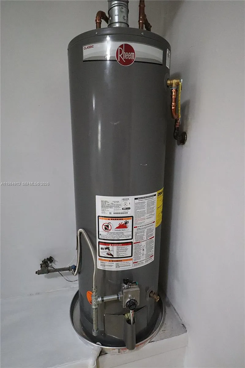 11820 Sheridan St, Pembroke Pines, Florida 33026, Pembroke Pines, Florida 33026, 3 Bedrooms Bedrooms, 7 Rooms Rooms,2 BathroomsBathrooms,Residential,For Sale,11820 Sheridan St, Pembroke Pines, Florida 33026,A11984913