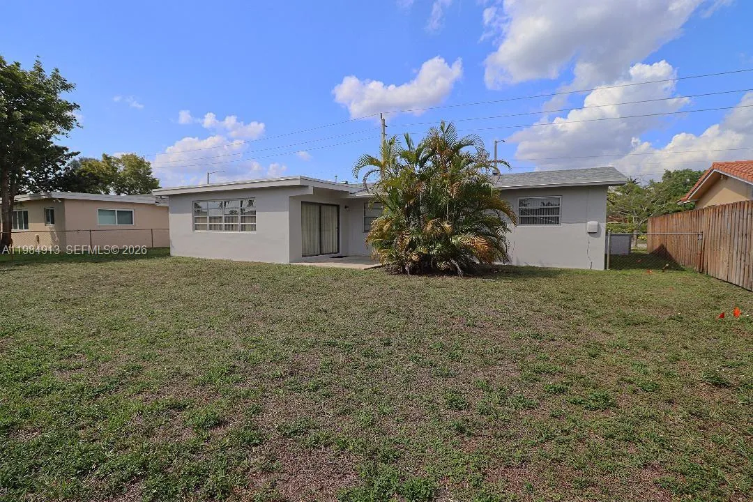 11820 Sheridan St, Pembroke Pines, Florida 33026, Pembroke Pines, Florida 33026, 3 Bedrooms Bedrooms, 7 Rooms Rooms,2 BathroomsBathrooms,Residential,For Sale,11820 Sheridan St, Pembroke Pines, Florida 33026,A11984913