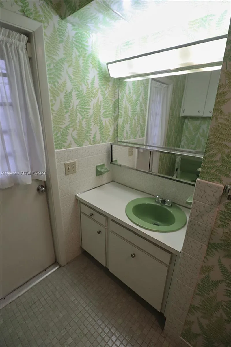 11820 Sheridan St, Pembroke Pines, Florida 33026, Pembroke Pines, Florida 33026, 3 Bedrooms Bedrooms, 7 Rooms Rooms,2 BathroomsBathrooms,Residential,For Sale,11820 Sheridan St, Pembroke Pines, Florida 33026,A11984913