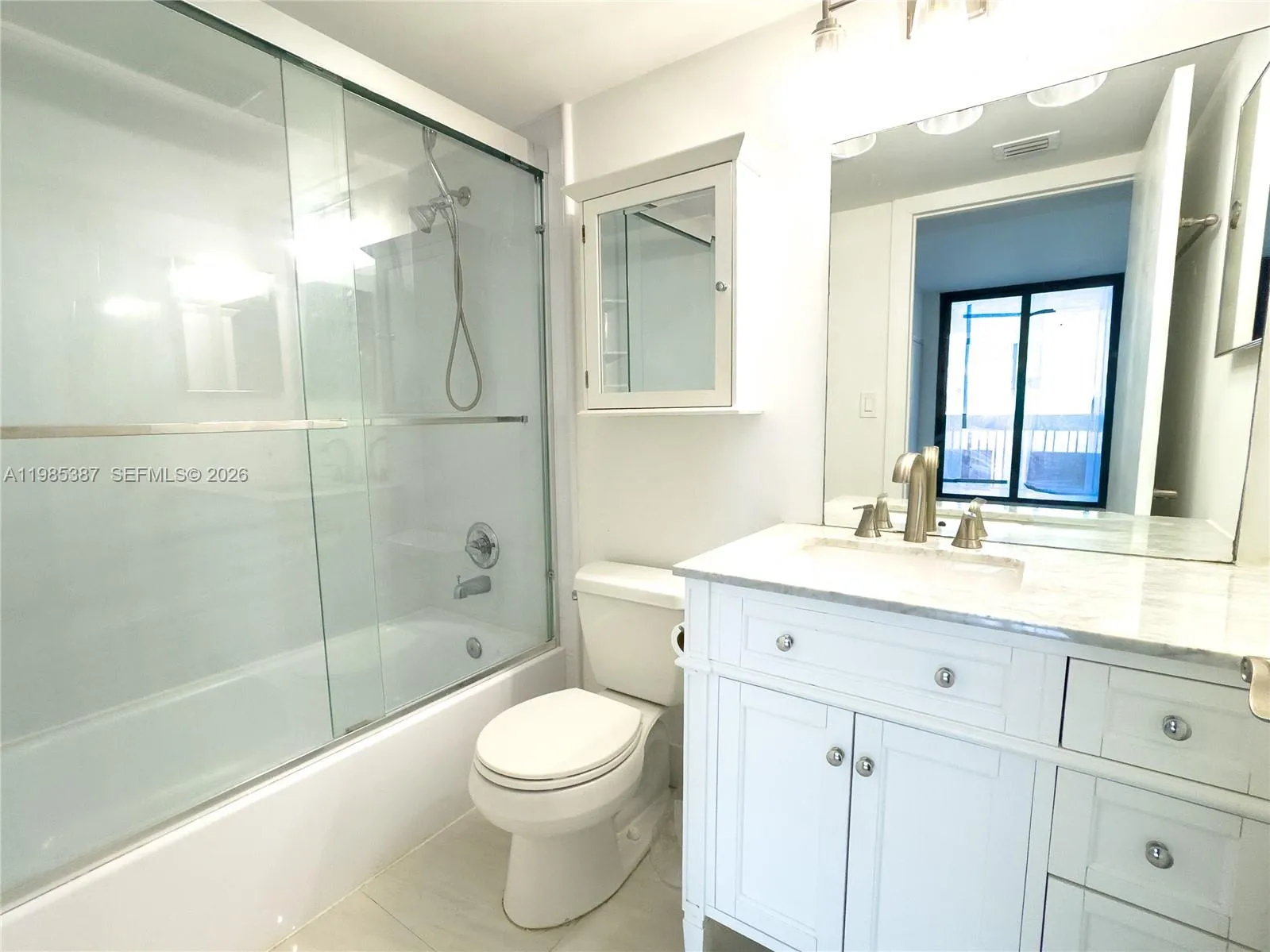 540 Brickell Key Dr 416, Miami, Florida 33131, Miami, Florida 33131, 1 Bedroom Bedrooms, ,1 BathroomBathrooms,Residential Lease,For Rent,540 Brickell Key Dr 416, Miami, Florida 33131,A11985387