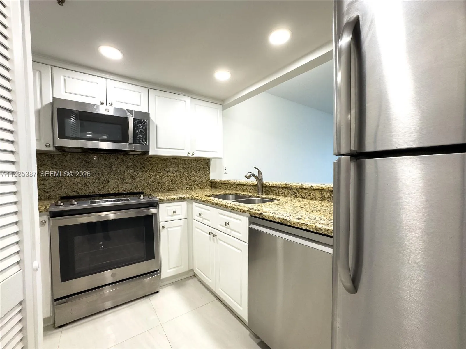 540 Brickell Key Dr 416, Miami, Florida 33131, Miami, Florida 33131, 1 Bedroom Bedrooms, ,1 BathroomBathrooms,Residential Lease,For Rent,540 Brickell Key Dr 416, Miami, Florida 33131,A11985387