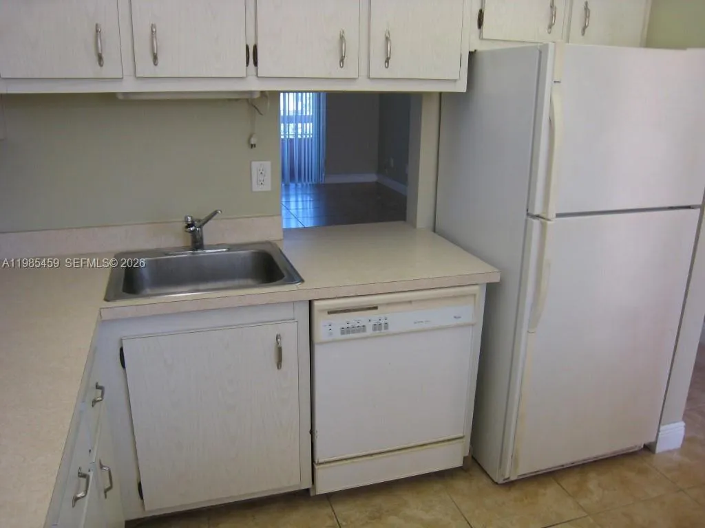 7800 Camino Real H-412, Miami, Florida 33143, Miami, Florida 33143, 1 Bedroom Bedrooms, ,1 BathroomBathrooms,Residential Lease,For Rent,7800 Camino Real H-412, Miami, Florida 33143,A11985459