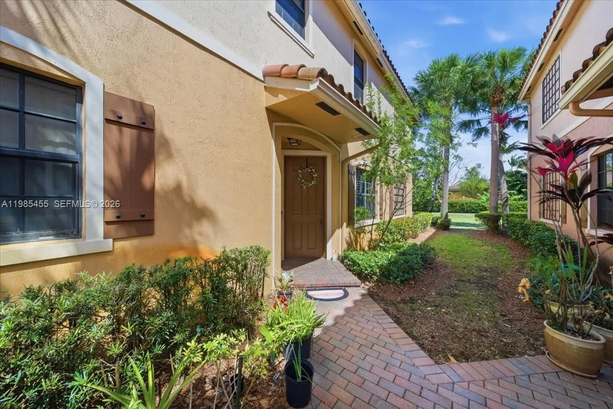 110 E Riverwalk Cir E, Plantation, Florida 33325, Plantation, Florida 33325, 3 Bedrooms Bedrooms, ,2 BathroomsBathrooms,Residential,For Sale,110 E Riverwalk Cir E, Plantation, Florida 33325,A11985455