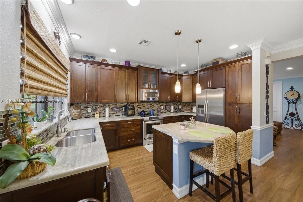 110 E Riverwalk Cir E, Plantation, Florida 33325, Plantation, Florida 33325, 3 Bedrooms Bedrooms, ,2 BathroomsBathrooms,Residential,For Sale,110 E Riverwalk Cir E, Plantation, Florida 33325,A11985455