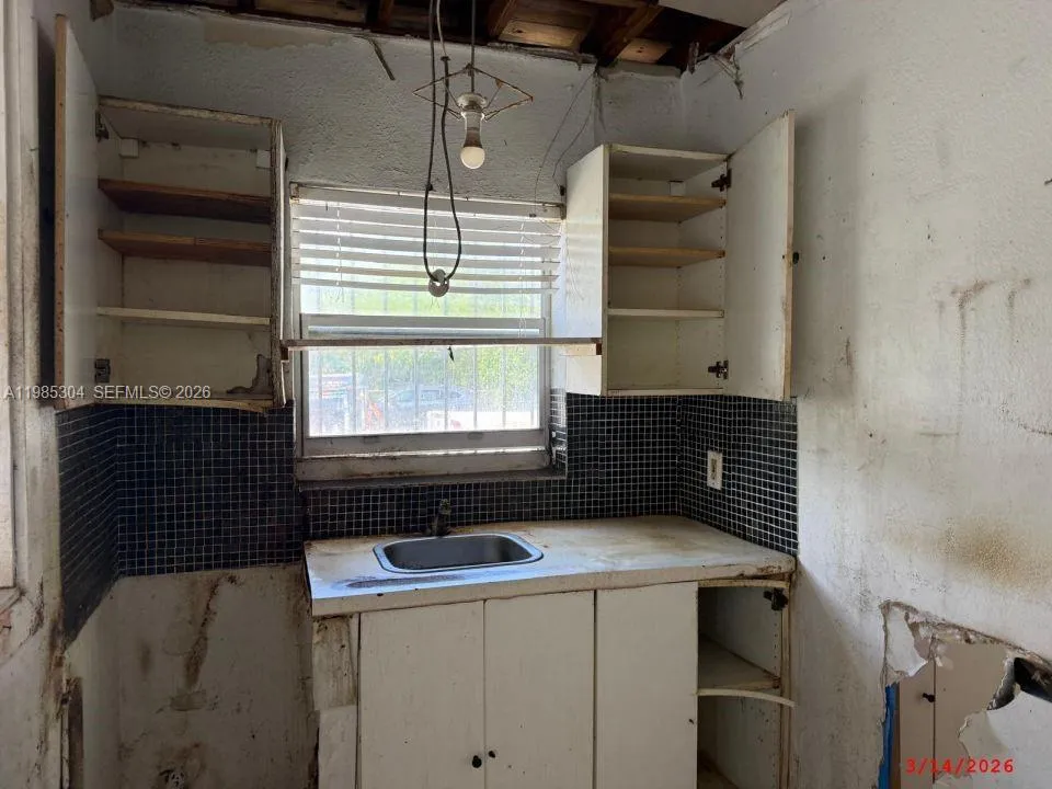 5631 Nw 5th Ct, Miami, Florida 33127, Miami, Florida 33127, ,Residential Income,For Sale,5631 Nw 5th Ct, Miami, Florida 33127,A11985304