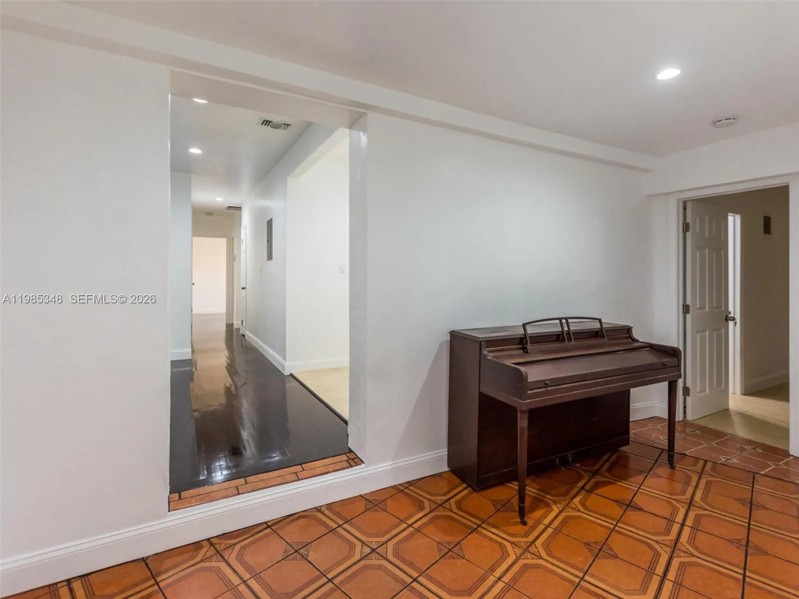 6300 Nw 41st St, Virginia Gardens, Florida 33166, Virginia Gardens, Florida 33166, 4 Bedrooms Bedrooms, ,2 BathroomsBathrooms,Residential Lease,For Rent,6300 Nw 41st St, Virginia Gardens, Florida 33166,A11985348