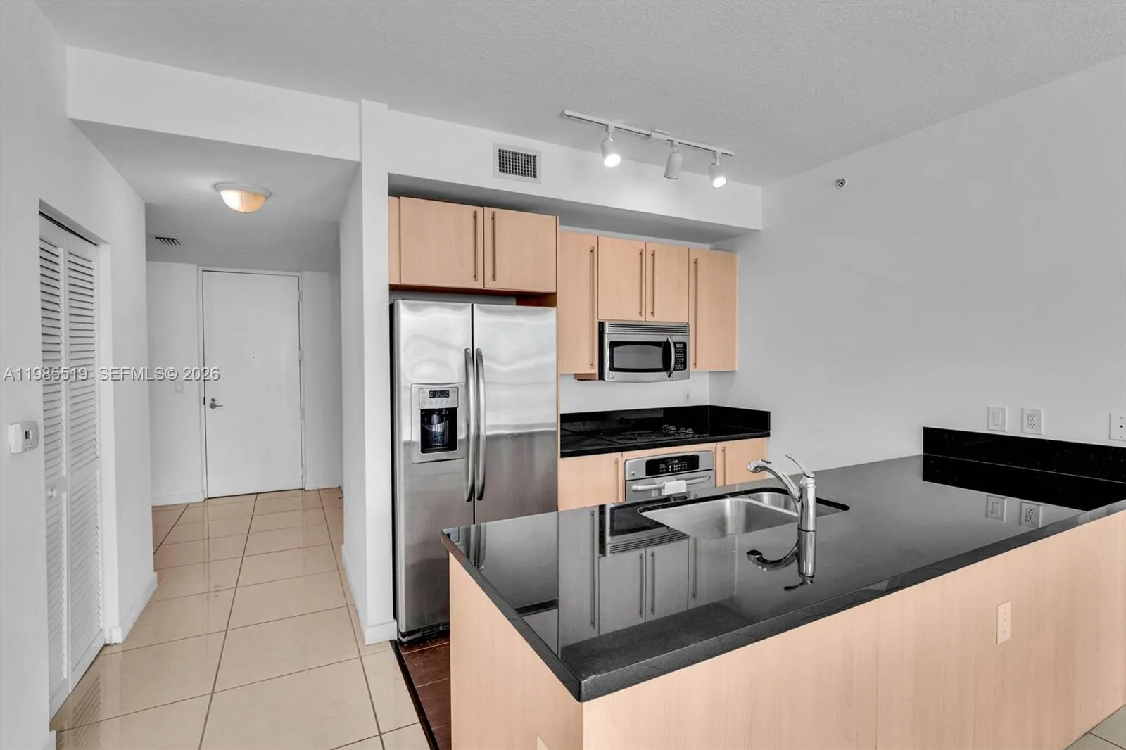 79 Sw 12th St 1210, Miami, Florida 33130, Miami, Florida 33130, 2 Bedrooms Bedrooms, ,2 BathroomsBathrooms,Residential,For Sale,79 Sw 12th St 1210, Miami, Florida 33130,A11985519