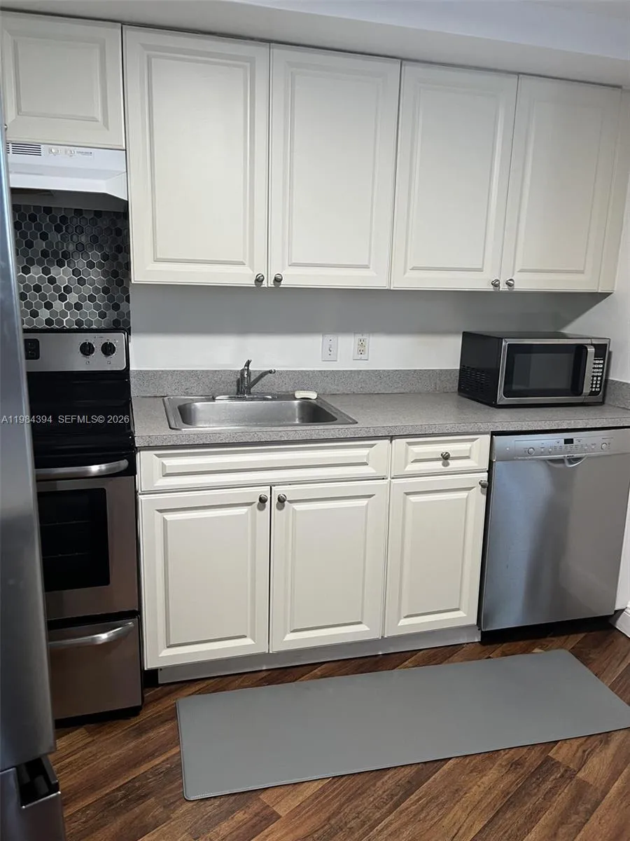 1 Glen Royal Pkwy 603, Miami, Florida 33125, Miami, Florida 33125, 1 Bedroom Bedrooms, ,1 BathroomBathrooms,Residential Lease,For Rent,1 Glen Royal Pkwy 603, Miami, Florida 33125,A11984394