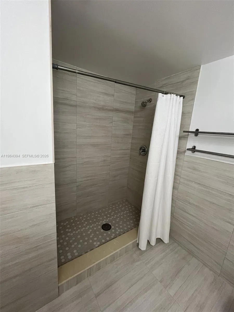 1 Glen Royal Pkwy 603, Miami, Florida 33125, Miami, Florida 33125, 1 Bedroom Bedrooms, ,1 BathroomBathrooms,Residential Lease,For Rent,1 Glen Royal Pkwy 603, Miami, Florida 33125,A11984394