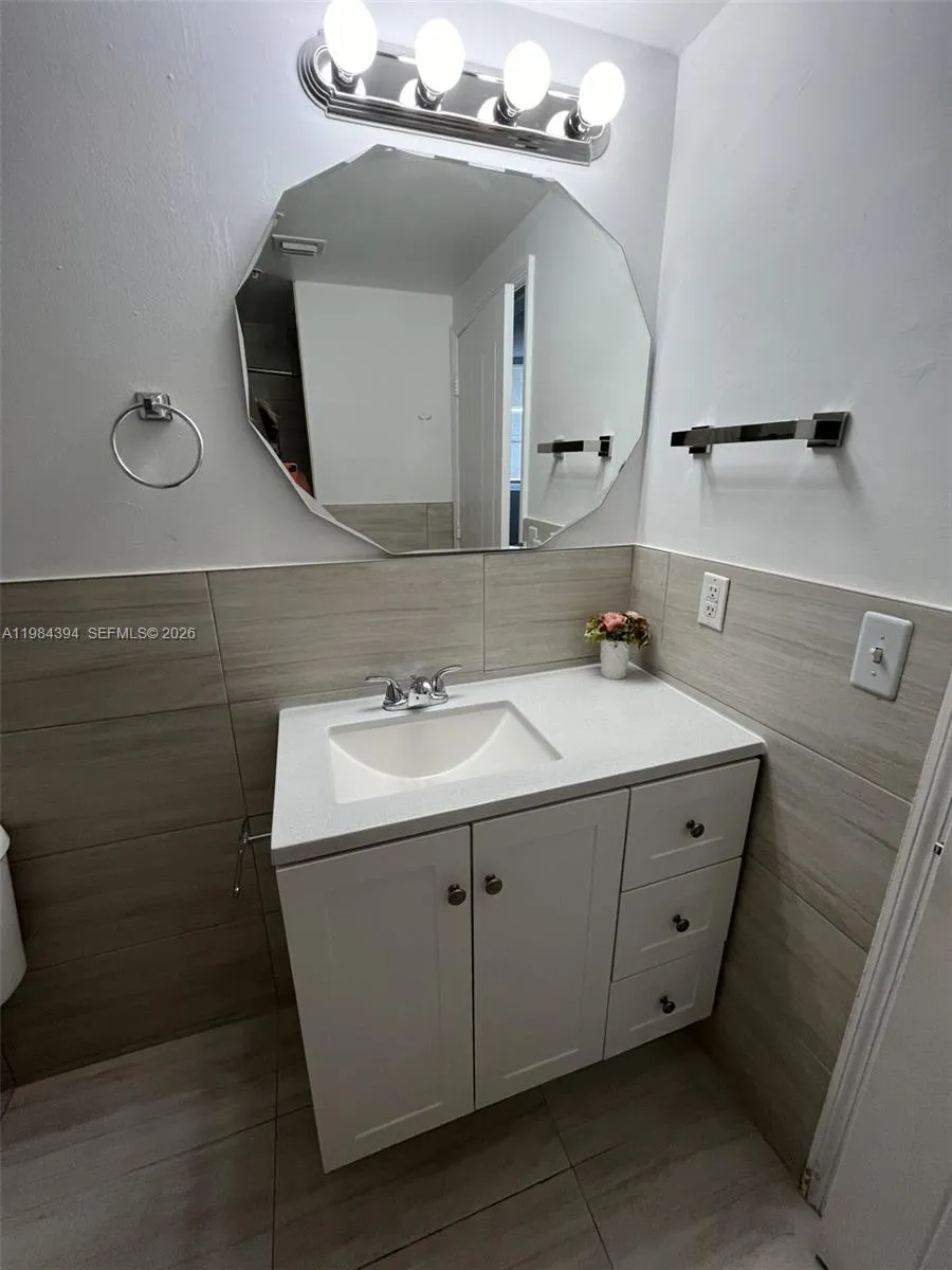 1 Glen Royal Pkwy 603, Miami, Florida 33125, Miami, Florida 33125, 1 Bedroom Bedrooms, ,1 BathroomBathrooms,Residential Lease,For Rent,1 Glen Royal Pkwy 603, Miami, Florida 33125,A11984394