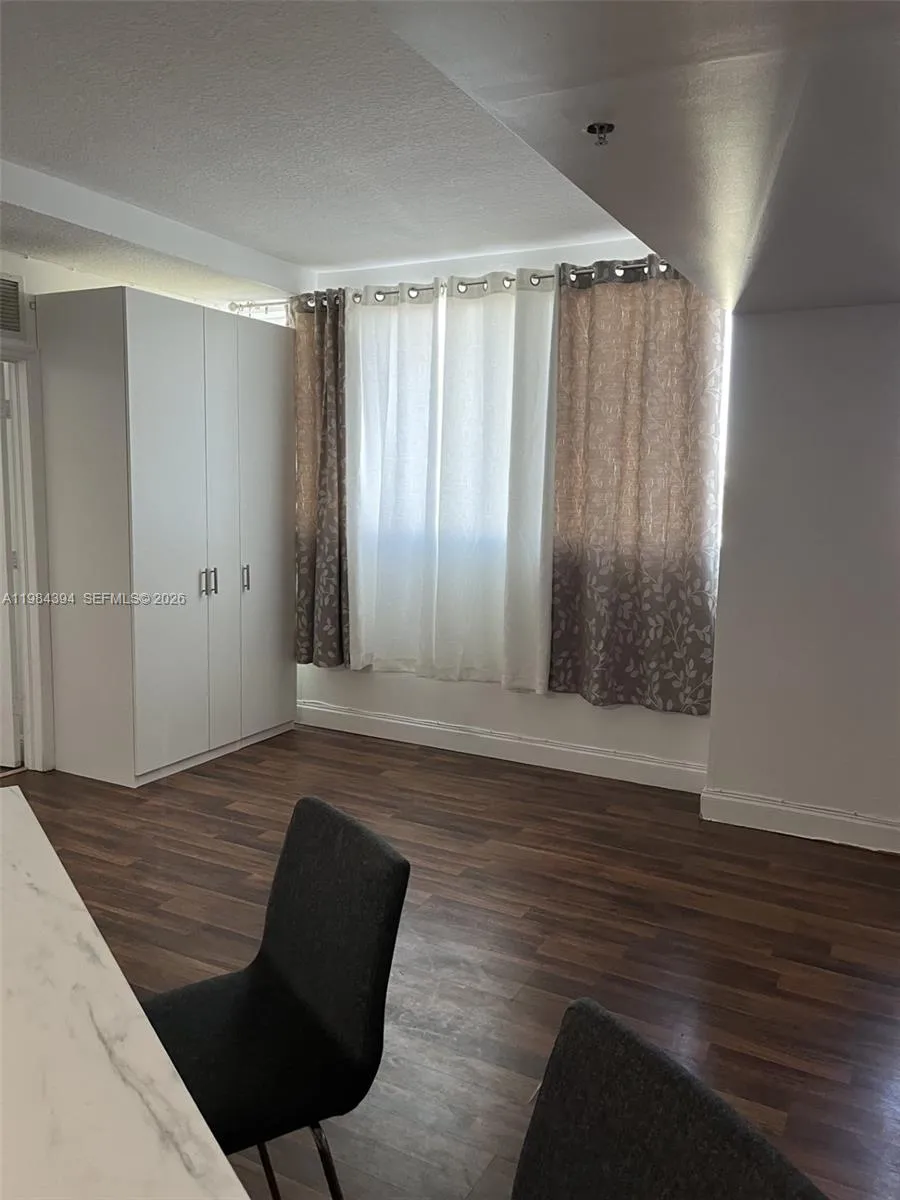 1 Glen Royal Pkwy 603, Miami, Florida 33125, Miami, Florida 33125, 1 Bedroom Bedrooms, ,1 BathroomBathrooms,Residential Lease,For Rent,1 Glen Royal Pkwy 603, Miami, Florida 33125,A11984394