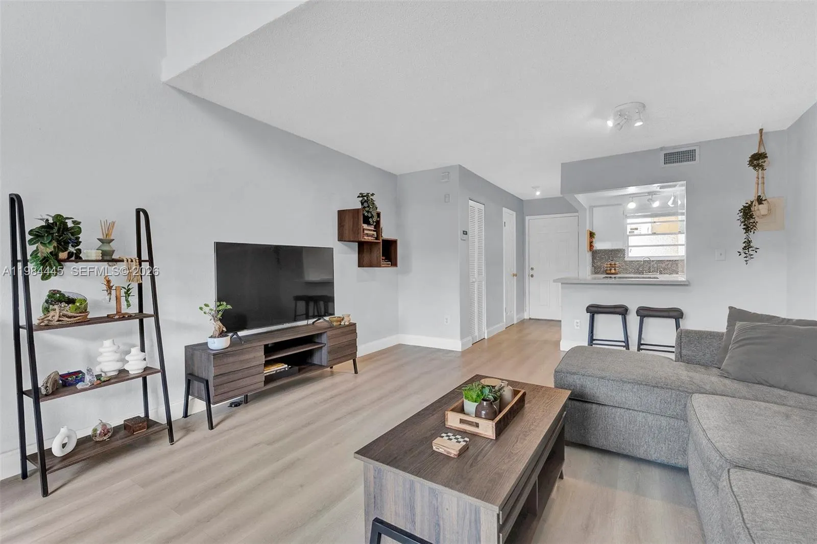 8600 Sw 109th Ave 4-207, Miami, Florida 33173, Miami, Florida 33173, 1 Bedroom Bedrooms, ,1 BathroomBathrooms,Residential Lease,For Rent,8600 Sw 109th Ave 4-207, Miami, Florida 33173,A11984445