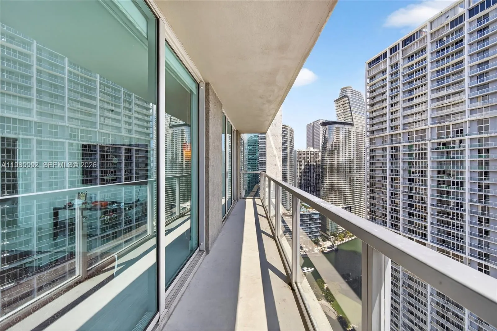 500 Brickell Ave 3901, Miami, Florida 33131, Miami, Florida 33131, 3 Bedrooms Bedrooms, ,2 BathroomsBathrooms,Residential,For Sale,500 Brickell Ave 3901, Miami, Florida 33131,A11985552