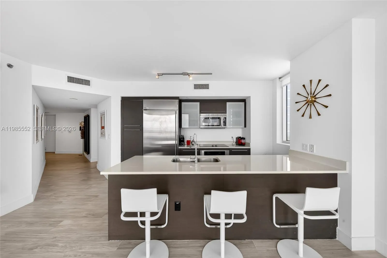 500 Brickell Ave 3901, Miami, Florida 33131, Miami, Florida 33131, 3 Bedrooms Bedrooms, ,2 BathroomsBathrooms,Residential,For Sale,500 Brickell Ave 3901, Miami, Florida 33131,A11985552