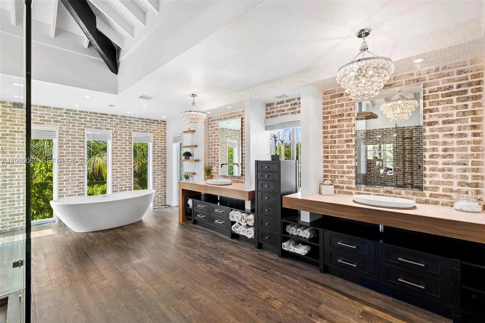 6700 Sw 132nd St, Pinecrest, Florida 33156, Pinecrest, Florida 33156, 6 Bedrooms Bedrooms, ,5 BathroomsBathrooms,Residential,For Sale,6700 Sw 132nd St, Pinecrest, Florida 33156,A11985069