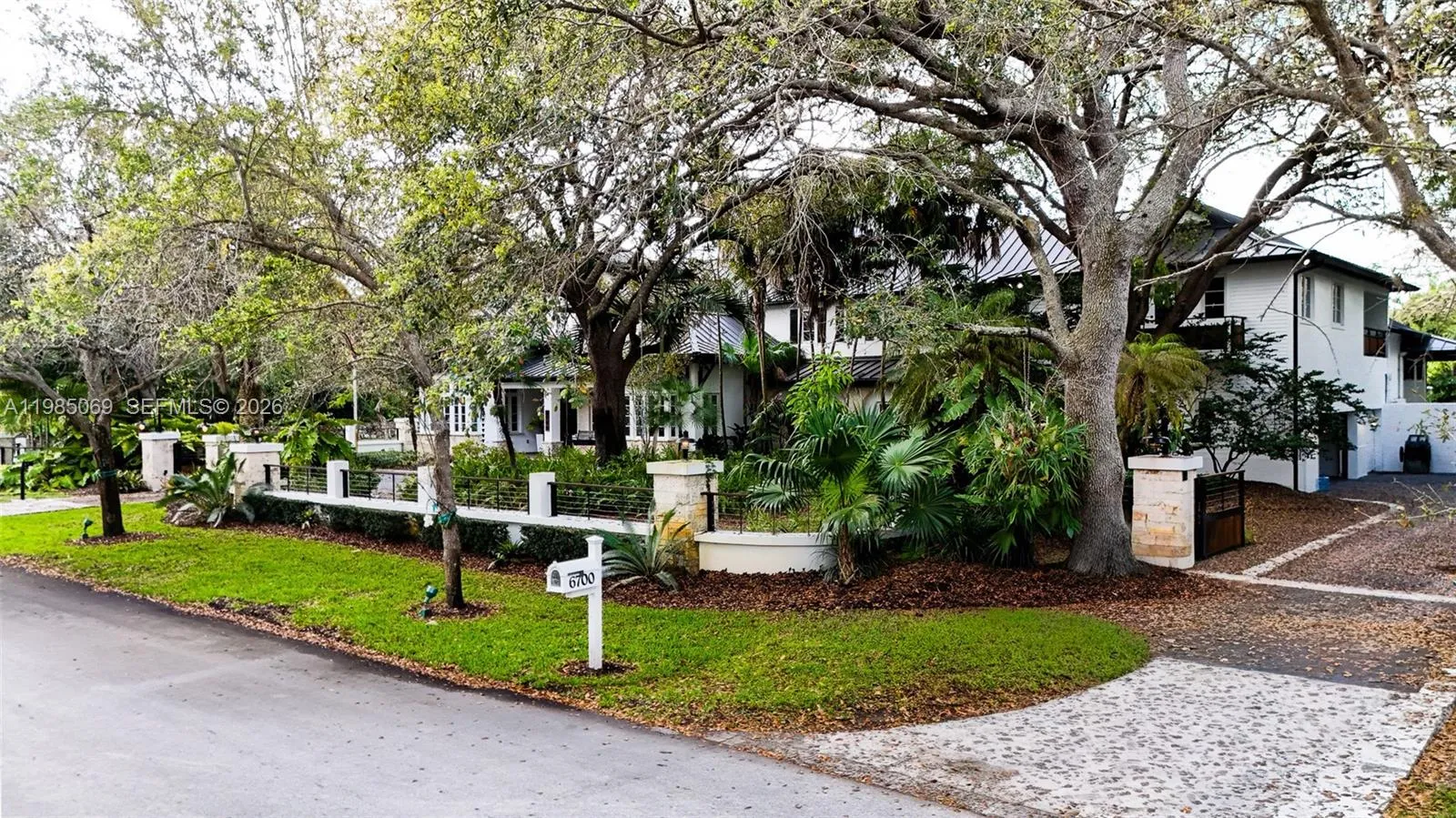 6700 Sw 132nd St, Pinecrest, Florida 33156, Pinecrest, Florida 33156, 6 Bedrooms Bedrooms, ,5 BathroomsBathrooms,Residential,For Sale,6700 Sw 132nd St, Pinecrest, Florida 33156,A11985069