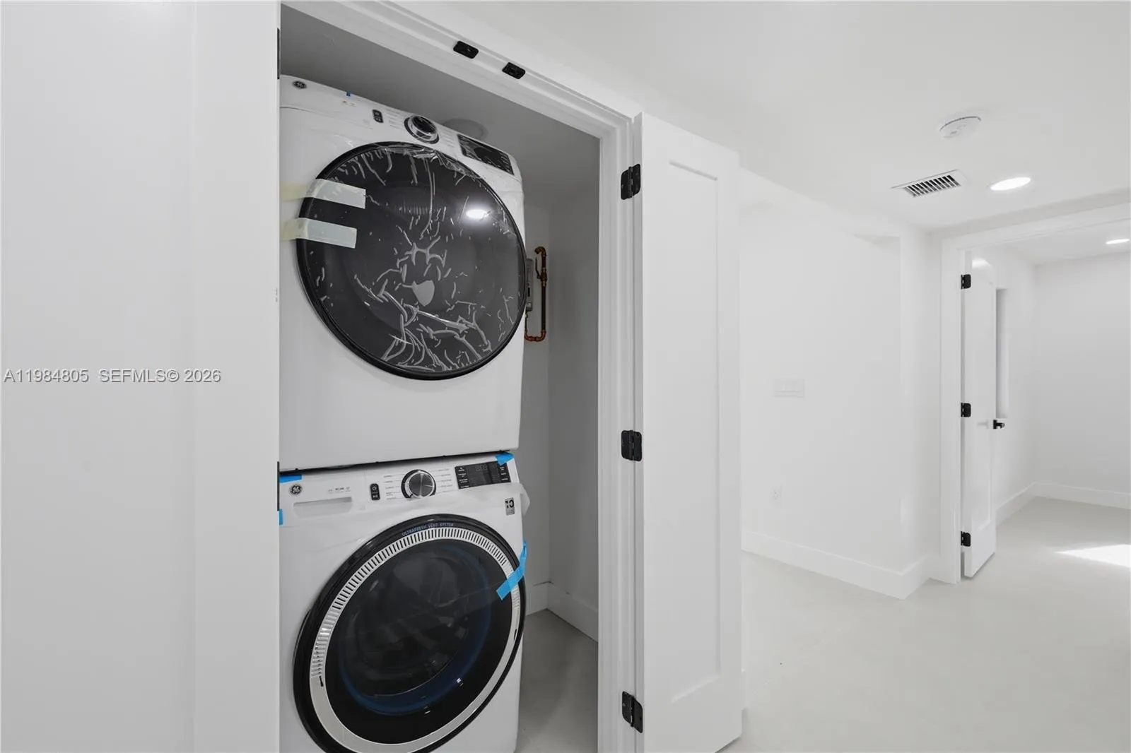 10910 Ne 9th Ct, Biscayne Park, Florida 33161, Biscayne Park, Florida 33161, 4 Bedrooms Bedrooms, ,2 BathroomsBathrooms,Residential,For Sale,10910 Ne 9th Ct, Biscayne Park, Florida 33161,A11984805