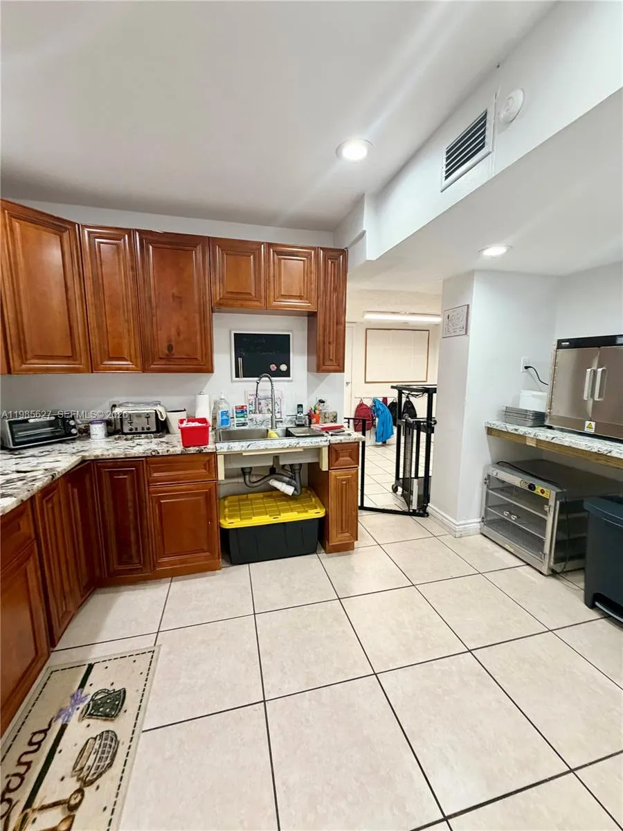 4537 W Broward Blvd, Plantation, Florida 33317, Plantation, Florida 33317, ,Commercial Lease,For Rent,4537 W Broward Blvd, Plantation, Florida 33317,A11985627