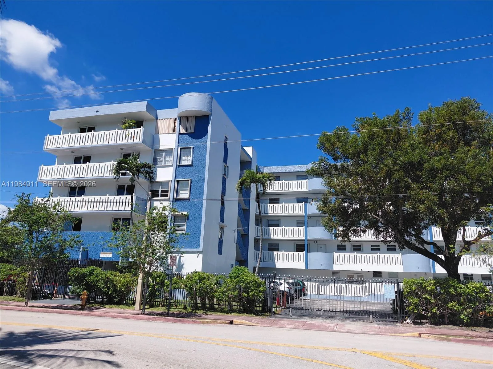7900 Tatum Waterway Dr 405, Miami Beach, Florida 3, Miami Beach, Florida 33141, 1 Bedroom Bedrooms, ,1 BathroomBathrooms,Residential Lease,For Rent,7900 Tatum Waterway Dr 405, Miami Beach, Florida 3,A11984911