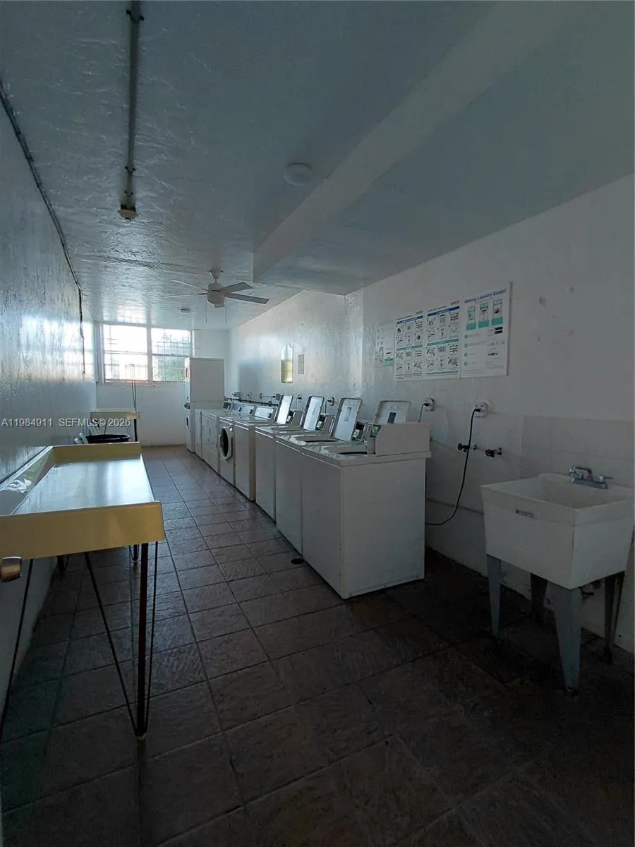 7900 Tatum Waterway Dr 405, Miami Beach, Florida 3, Miami Beach, Florida 33141, 1 Bedroom Bedrooms, ,1 BathroomBathrooms,Residential Lease,For Rent,7900 Tatum Waterway Dr 405, Miami Beach, Florida 3,A11984911