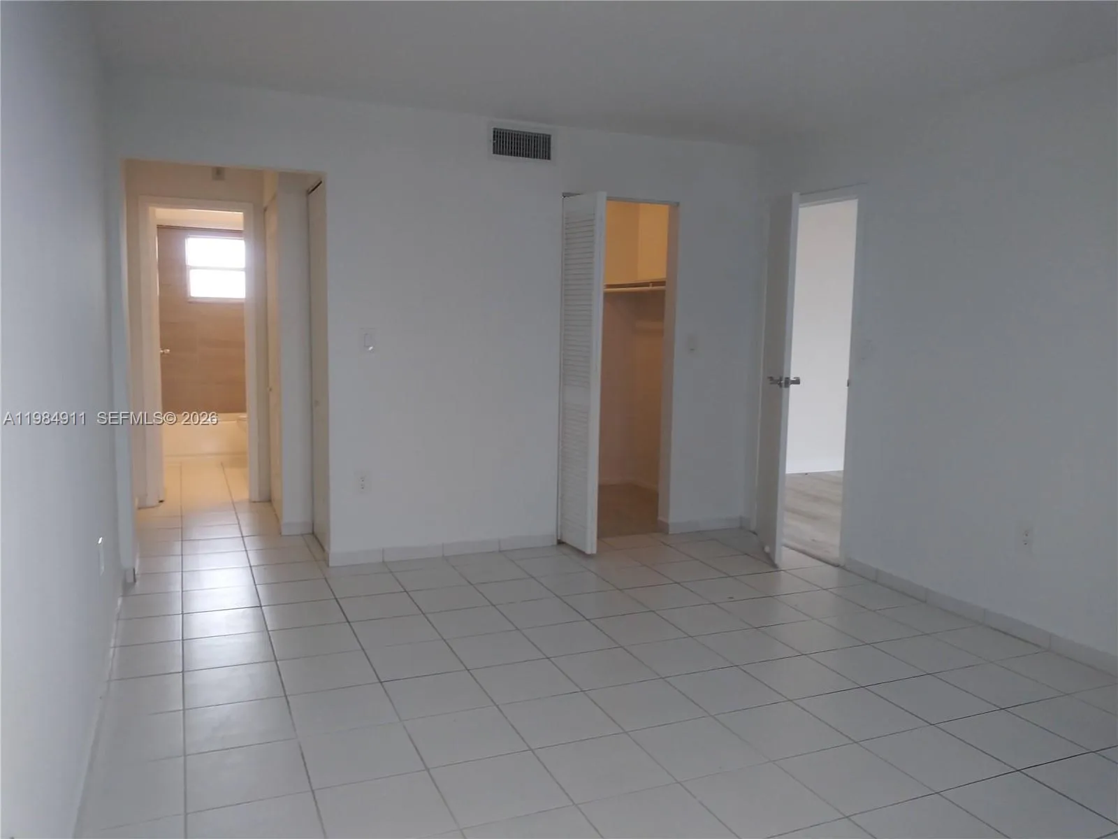 7900 Tatum Waterway Dr 405, Miami Beach, Florida 3, Miami Beach, Florida 33141, 1 Bedroom Bedrooms, ,1 BathroomBathrooms,Residential Lease,For Rent,7900 Tatum Waterway Dr 405, Miami Beach, Florida 3,A11984911