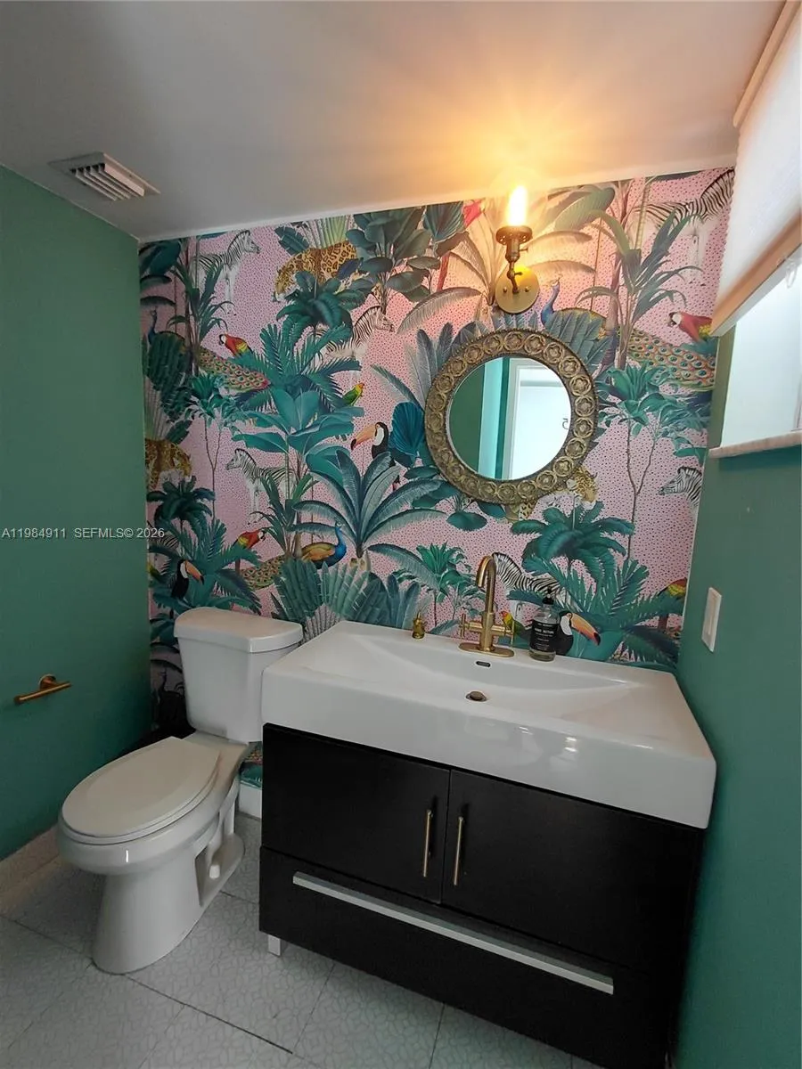 7900 Tatum Waterway Dr 405, Miami Beach, Florida 3, Miami Beach, Florida 33141, 1 Bedroom Bedrooms, ,1 BathroomBathrooms,Residential Lease,For Rent,7900 Tatum Waterway Dr 405, Miami Beach, Florida 3,A11984911