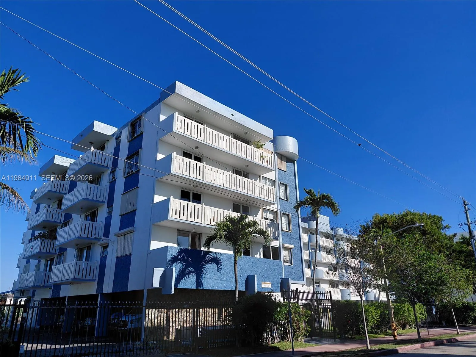 7900 Tatum Waterway Dr 405, Miami Beach, Florida 3, Miami Beach, Florida 33141, 1 Bedroom Bedrooms, ,1 BathroomBathrooms,Residential Lease,For Rent,7900 Tatum Waterway Dr 405, Miami Beach, Florida 3,A11984911
