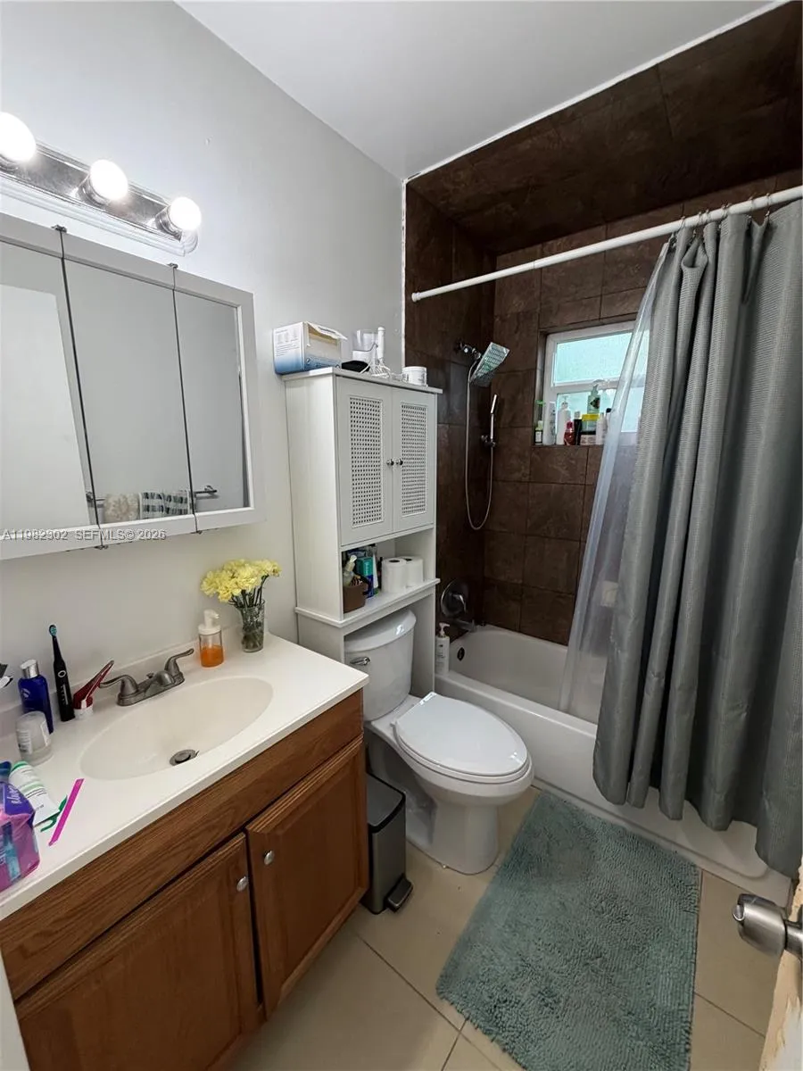 2620 Sw 51st St 1-2, Dania Beach, Florida 33312, Dania Beach, Florida 33312, 2 Bedrooms Bedrooms, ,1 BathroomBathrooms,Residential Lease,For Rent,2620 Sw 51st St 1-2, Dania Beach, Florida 33312,A11982302