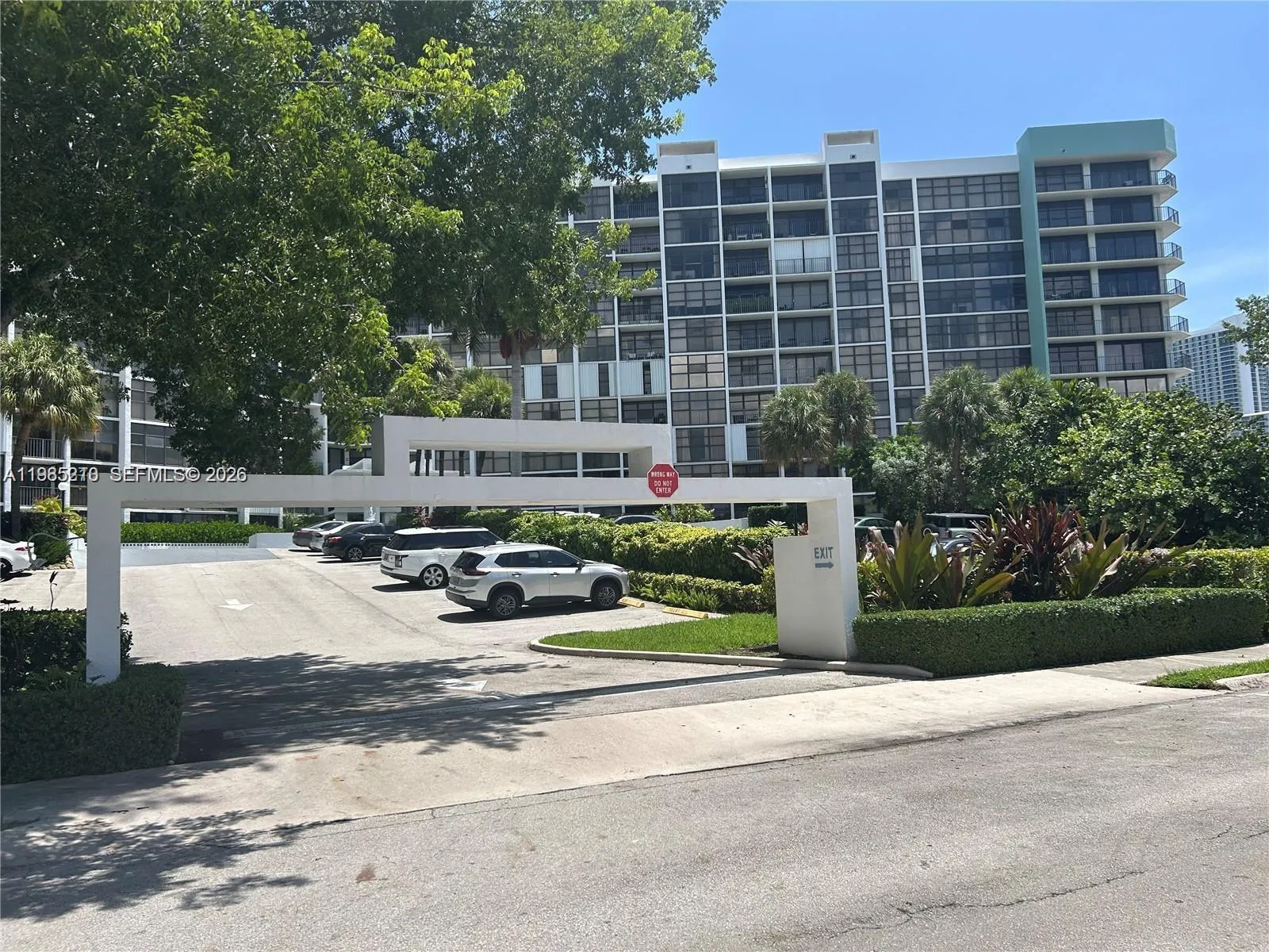 400 Leslie Dr 308, Hallandale Beach, Florida 33009, Hallandale Beach, Florida 33009, 1 Bedroom Bedrooms, ,2 BathroomsBathrooms,Residential Lease,For Rent,400 Leslie Dr 308, Hallandale Beach, Florida 33009,A11985210