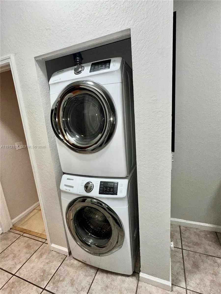 6138 Grant St A-b, Hollywood, Florida 33024, Hollywood, Florida 33024, 2 Bedrooms Bedrooms, ,1 BathroomBathrooms,Residential Lease,For Rent,6138 Grant St A-b, Hollywood, Florida 33024,A11972187