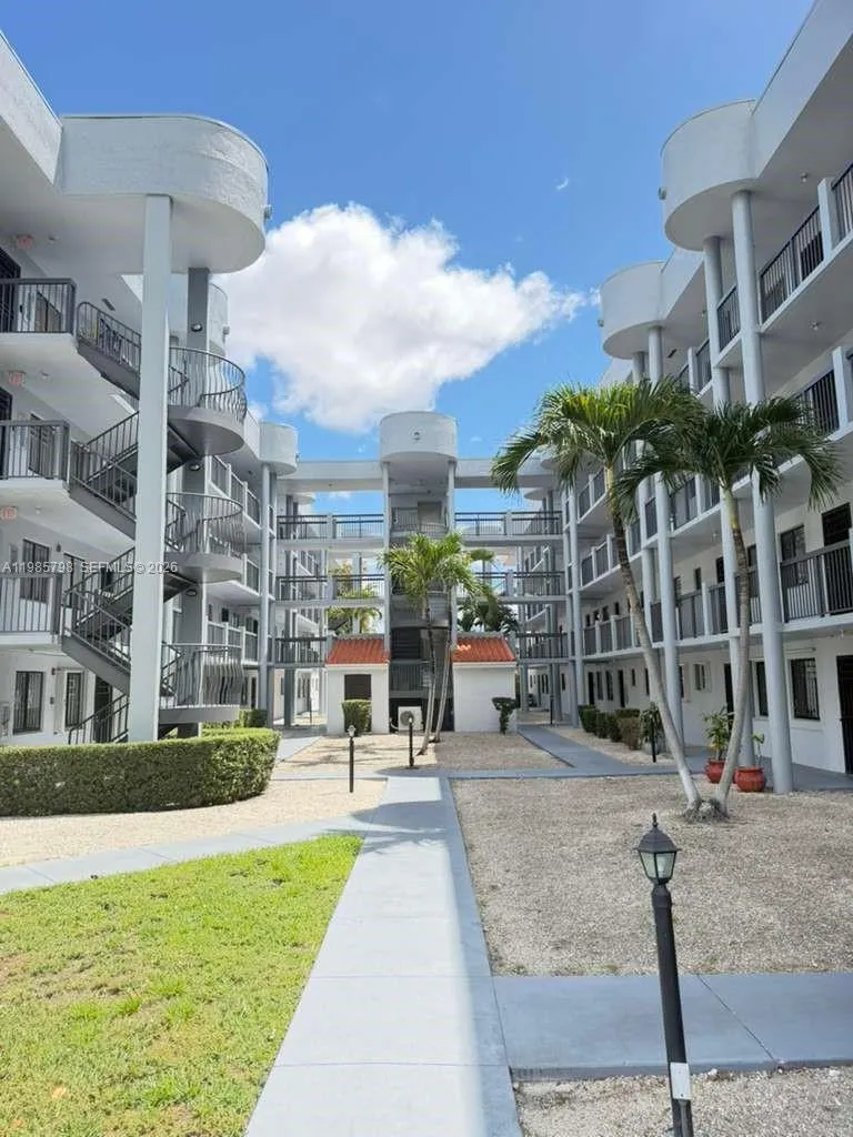 5290 W 21st Ct 301, Hialeah, Florida 33016, Hialeah, Florida 33016, 2 Bedrooms Bedrooms, ,2 BathroomsBathrooms,Residential Lease,For Rent,5290 W 21st Ct 301, Hialeah, Florida 33016,A11985798