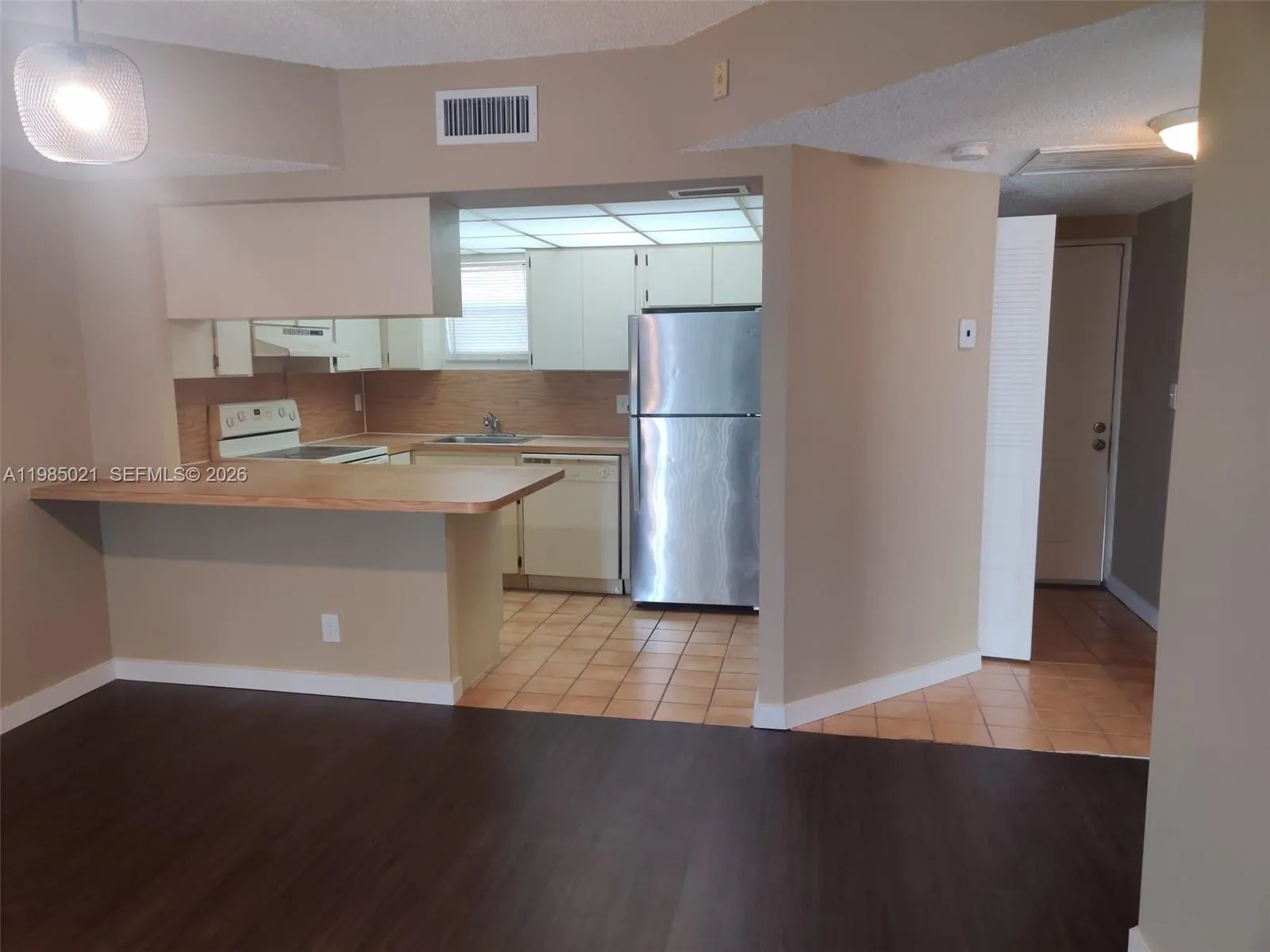 8290 Lake Dr 509, Doral, Florida 33166, Doral, Florida 33166, 1 Bedroom Bedrooms, ,1 BathroomBathrooms,Residential Lease,For Rent,8290 Lake Dr 509, Doral, Florida 33166,A11985021