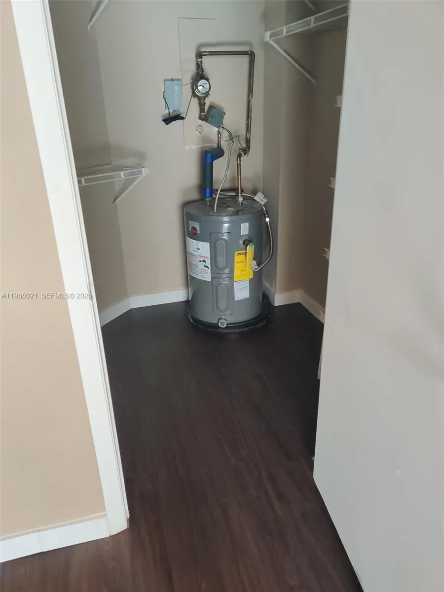8290 Lake Dr 509, Doral, Florida 33166, Doral, Florida 33166, 1 Bedroom Bedrooms, ,1 BathroomBathrooms,Residential Lease,For Rent,8290 Lake Dr 509, Doral, Florida 33166,A11985021
