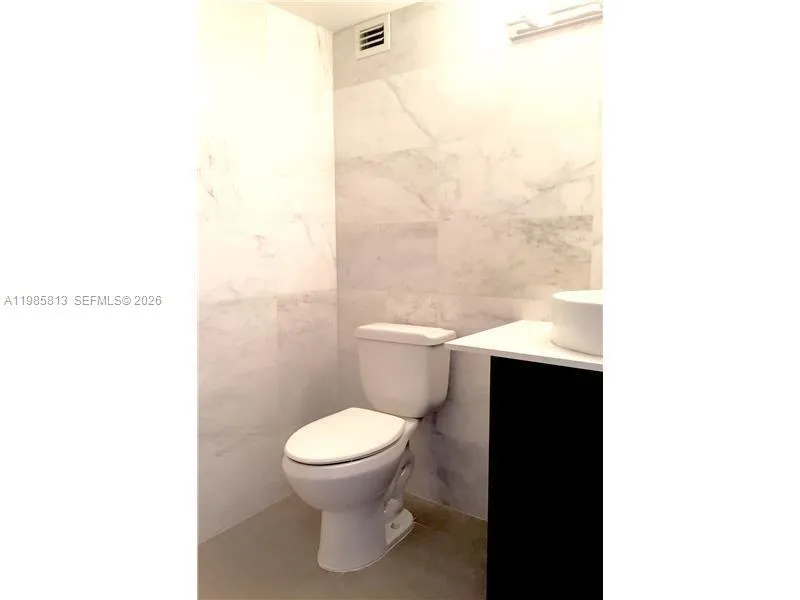 1901 Brickell Ave B1804, Miami, Florida 33129, Miami, Florida 33129, 1 Bedroom Bedrooms, ,1 BathroomBathrooms,Residential Lease,For Rent,1901 Brickell Ave B1804, Miami, Florida 33129,A11985813