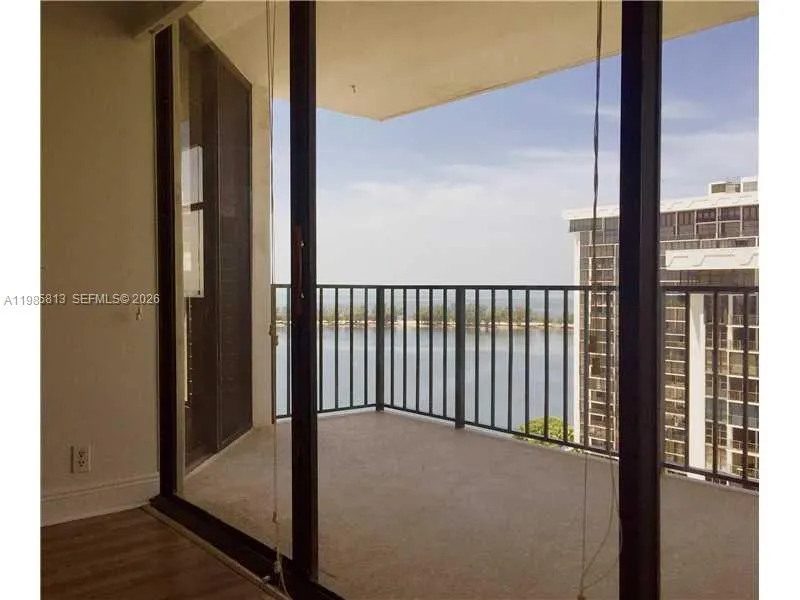 1901 Brickell Ave B1804, Miami, Florida 33129, Miami, Florida 33129, 1 Bedroom Bedrooms, ,1 BathroomBathrooms,Residential Lease,For Rent,1901 Brickell Ave B1804, Miami, Florida 33129,A11985813