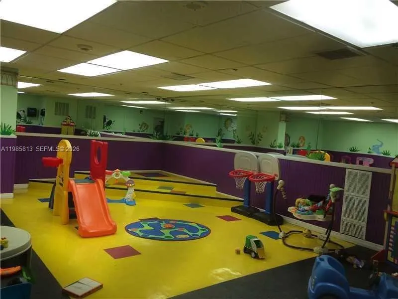 1901 Brickell Ave B1804, Miami, Florida 33129, Miami, Florida 33129, 1 Bedroom Bedrooms, ,1 BathroomBathrooms,Residential Lease,For Rent,1901 Brickell Ave B1804, Miami, Florida 33129,A11985813