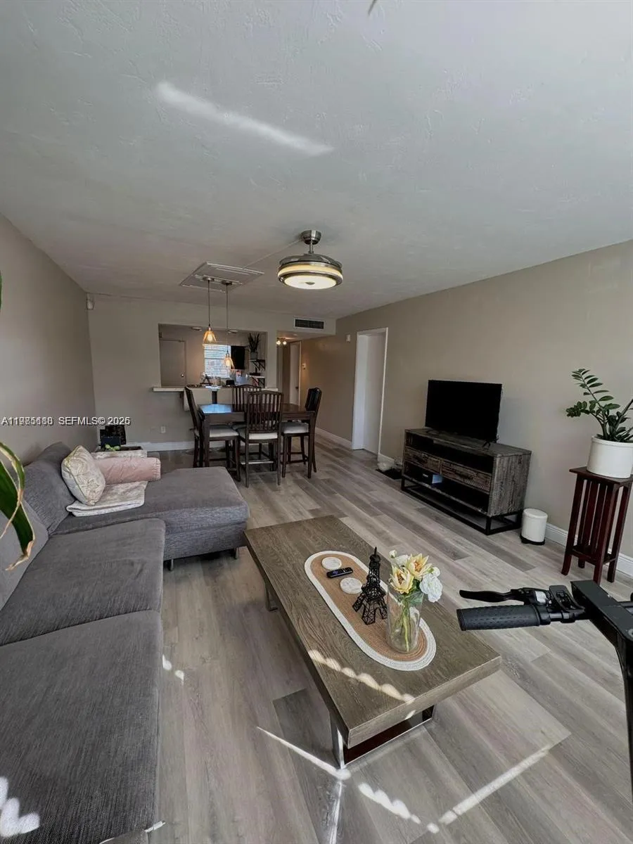 1530 Ne 191st St 241, Miami, Florida 33179, Miami, Florida 33179, 1 Bedroom Bedrooms, ,1 BathroomBathrooms,Residential Lease,For Rent,1530 Ne 191st St 241, Miami, Florida 33179,A11985188