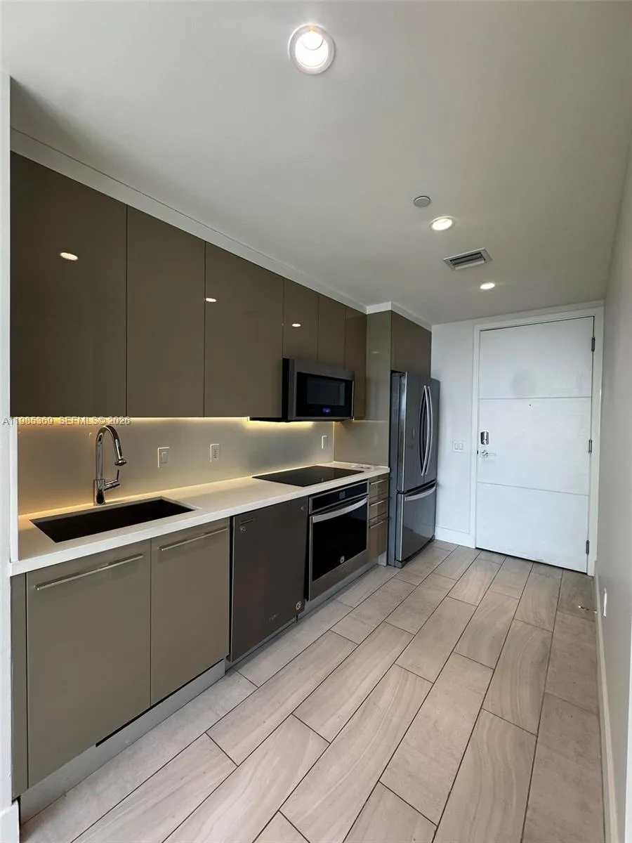 2000 Metropica Way 408, Sunrise, Florida 33323, Sunrise, Florida 33323, 1 Bedroom Bedrooms, ,1 BathroomBathrooms,Residential,For Sale,2000 Metropica Way 408, Sunrise, Florida 33323,A11985369