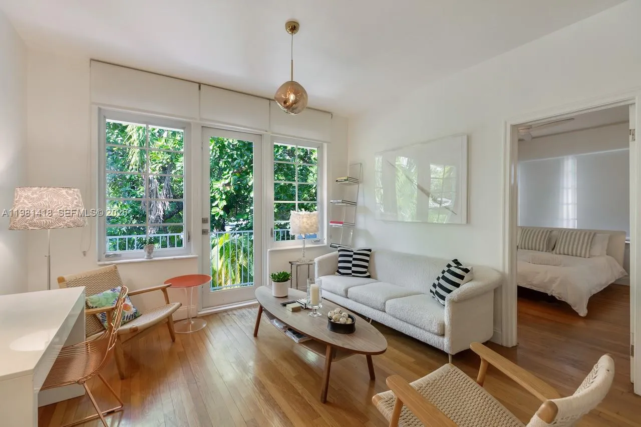 739 11th St 12, Miami Beach, Florida 33139, Miami Beach, Florida 33139, 2 Bedrooms Bedrooms, ,2 BathroomsBathrooms,Residential Lease,For Rent,739 11th St 12, Miami Beach, Florida 33139,A11981418