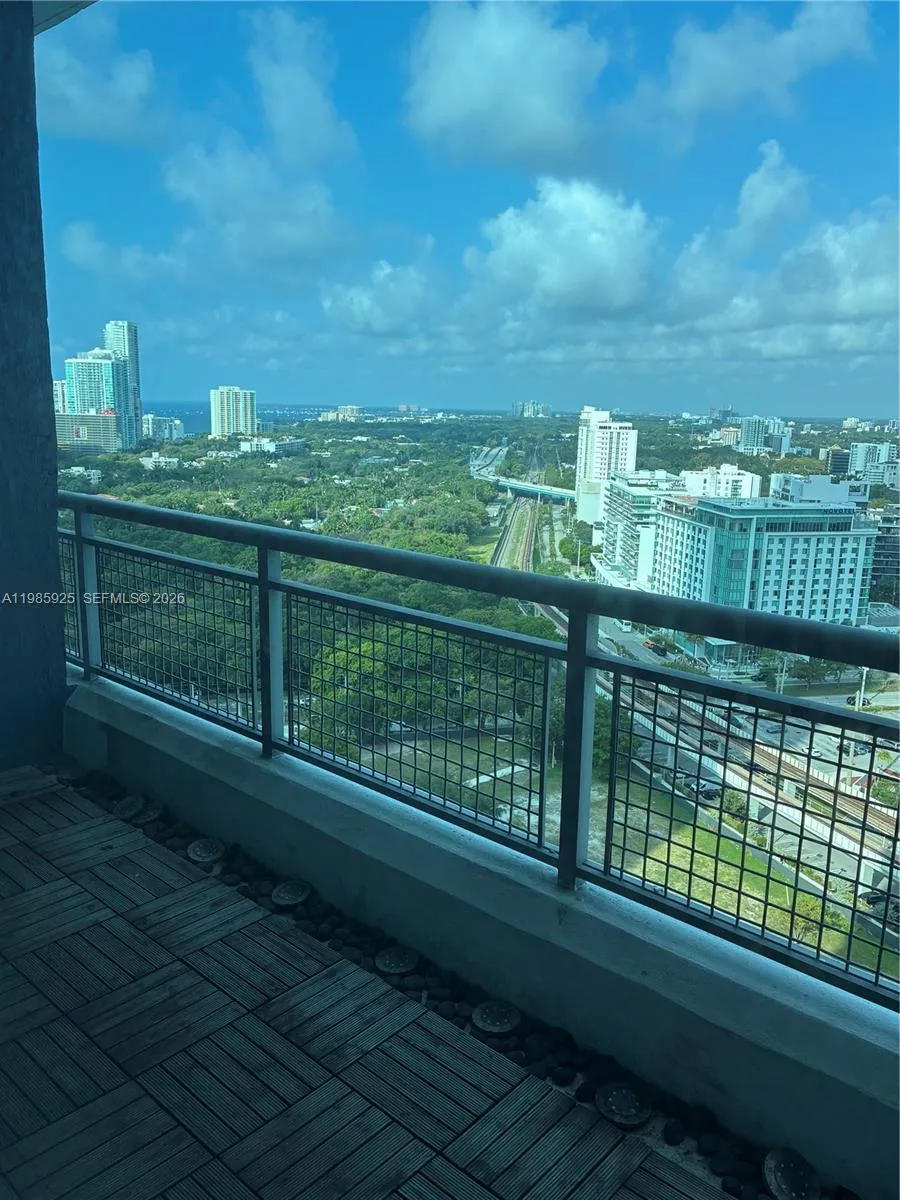60 Sw 13 St 2007, Miami, Florida 33130, Miami, Florida 33130, 1 Bedroom Bedrooms, ,1 BathroomBathrooms,Residential Lease,For Rent,60 Sw 13 St 2007, Miami, Florida 33130,A11985925