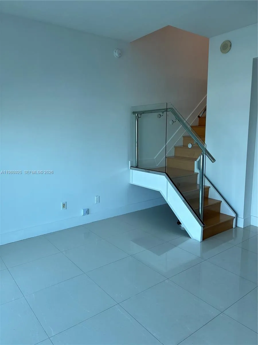 60 Sw 13 St 2007, Miami, Florida 33130, Miami, Florida 33130, 1 Bedroom Bedrooms, ,1 BathroomBathrooms,Residential Lease,For Rent,60 Sw 13 St 2007, Miami, Florida 33130,A11985925